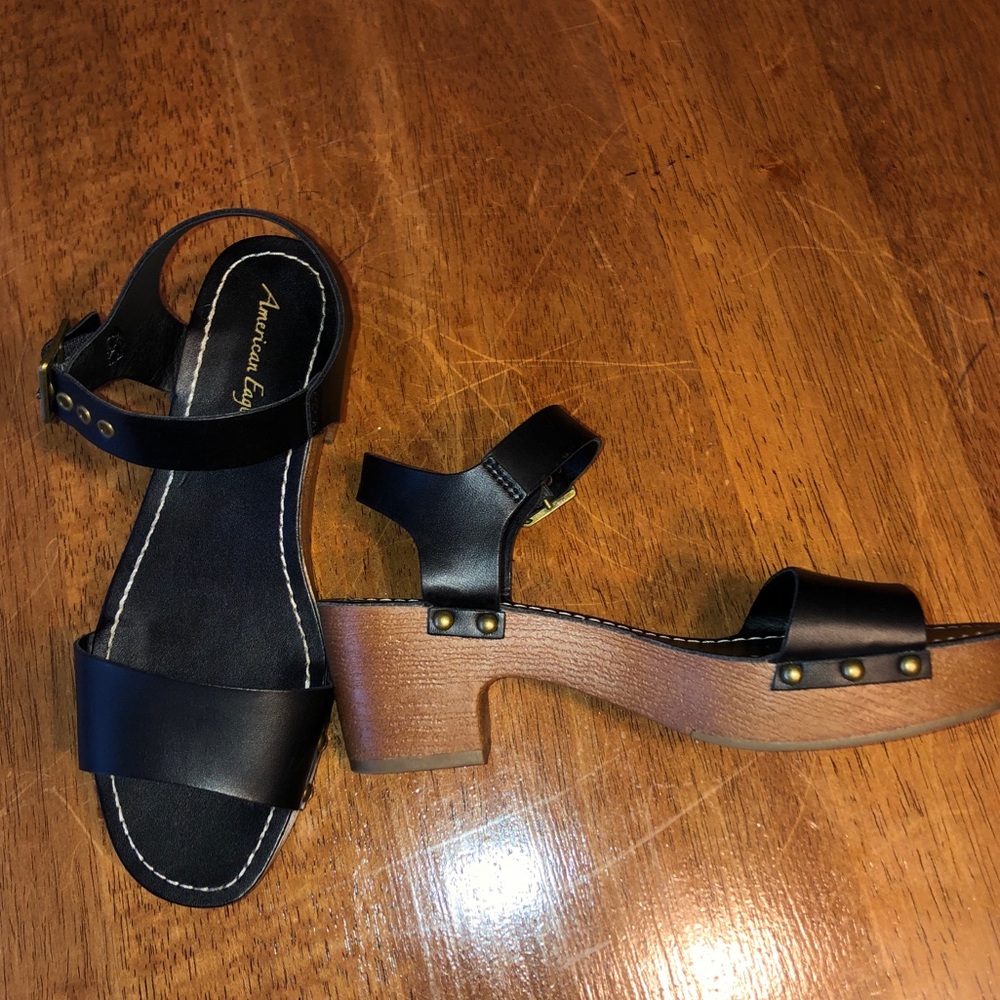 Black and brown wedges